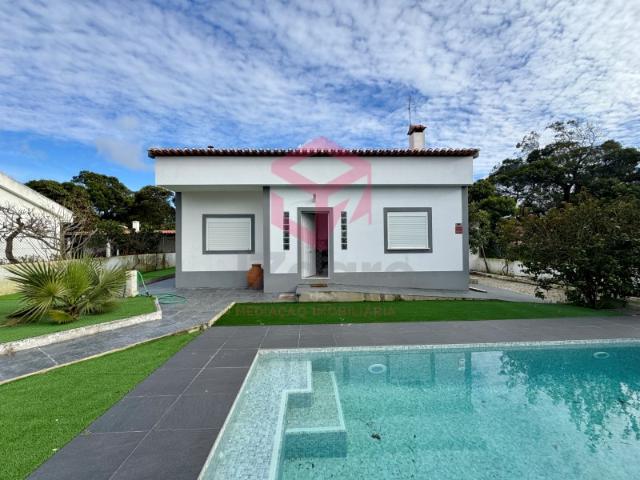 Moradia T2 + 2 C/ Piscina