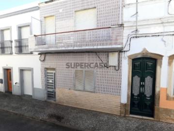 Moradia T2 + 2 com quintal e vista mar em Fuzeta