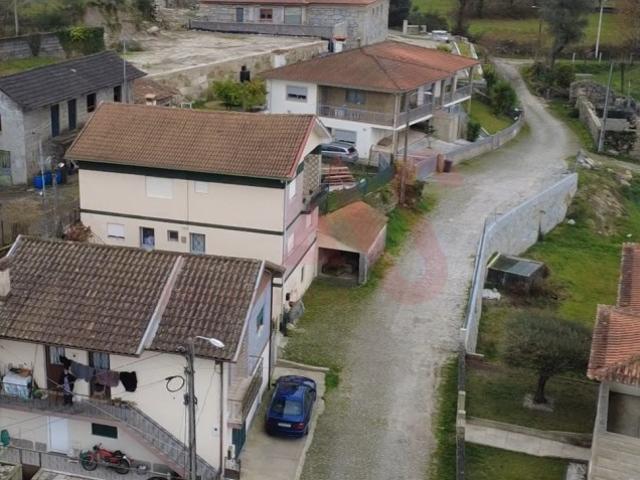 Moradia T2 + 2 em Estorãos, Fafe Excelente Oportunidade de Investimento