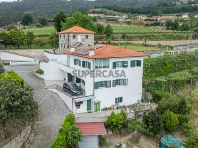 Moradia T3+3 com Duas Habitações Independentes Excelente Oportunidade de Investimento em Vizela