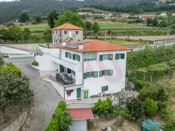 Moradia T3+3 com Duas Habitações Independentes Excelente Oportunidade de Investimento em Vizela