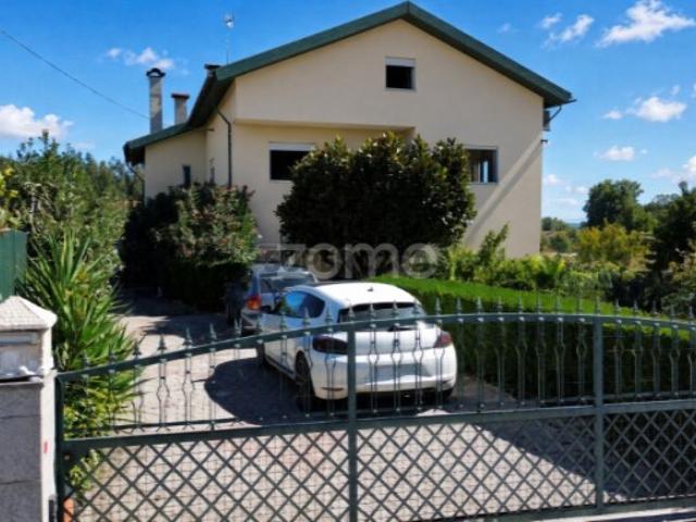 Moradia T3+3 com piscina e 1.490 m² a 6 km de Tondela