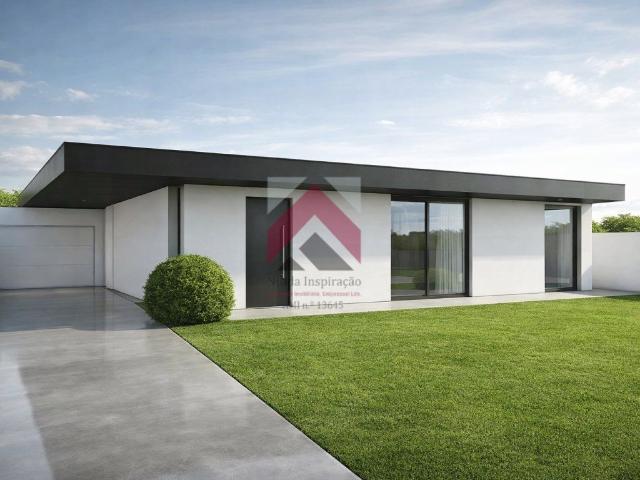 Moradia T3+1 Terrea em São bernardo 220m² São Bernardo