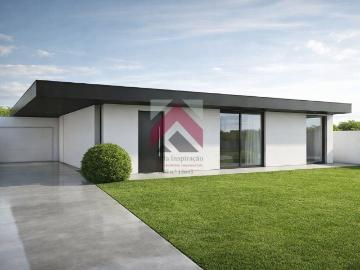 Moradia T3+1 Terrea em São bernardo 220m² São Bernardo
