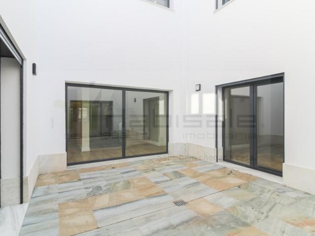 Moradia T3+1 Triplex | Póvoa de Santo Adrião