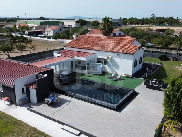 Moradia T3+1 c/ Piscina, 5.000m², Anexo, Garagem | Benavente