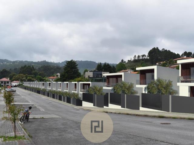 MORADIA 21 – T3+1 3 SUITES