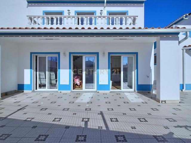 Moradia T3+1 com charme histórico no coração de Altura, a 800m da praia