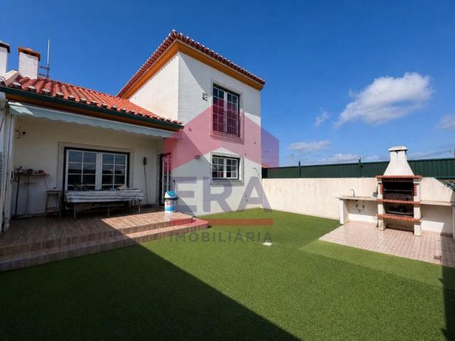Moradia T3+1 com Jardim
