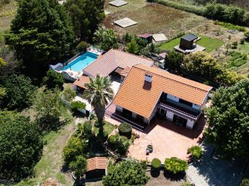Moradia T3+1 com piscina para venda em Santarém