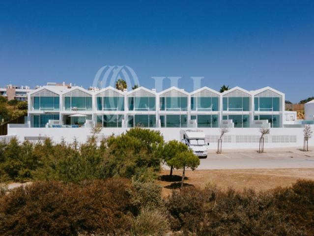 Moradia T3+1 com terraço privado na Fuseta, Faro