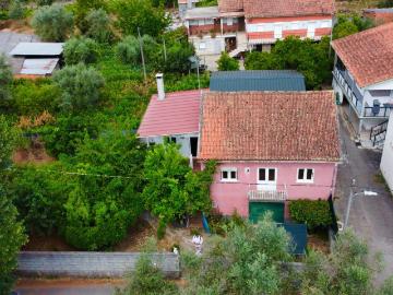 Moradia T3+1 com excelente espaço exterior em Sangemil – Tondela