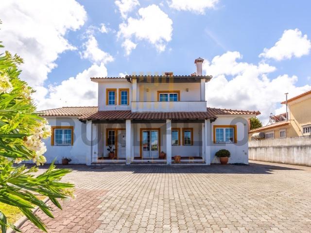 Moradia T3+1 C/Terreno 6000m2 Campo 314m² Tornada e Salir do Porto