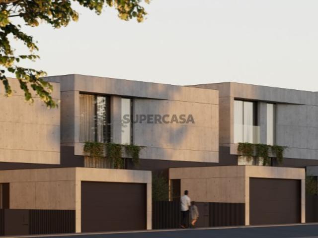 Moradia T3+1 de Arquitetura Contemporânea em Palmeira, Braga | Jardim Privativo, Escritório, Garagem para 3 Carros e Possibilidade de Piscina