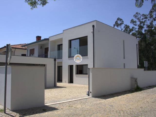 Moradia T3+1 de Luxo em Moreira da Maia