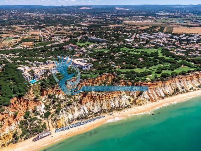 Moradia T3+1 de Luxo em construção RESORT PINE CLIFFS Al. 300m² Albufeira e Olhos de Água