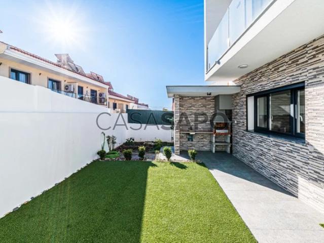 Moradia T3+1 Duplex para alugar em Odivelas