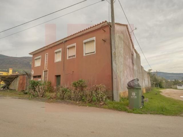 Moradia T3+1 e terreno em Vale, Vilarinho, Lousã