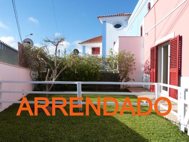 Moradia T3+1 em Condomínio, com Jardim Privativo