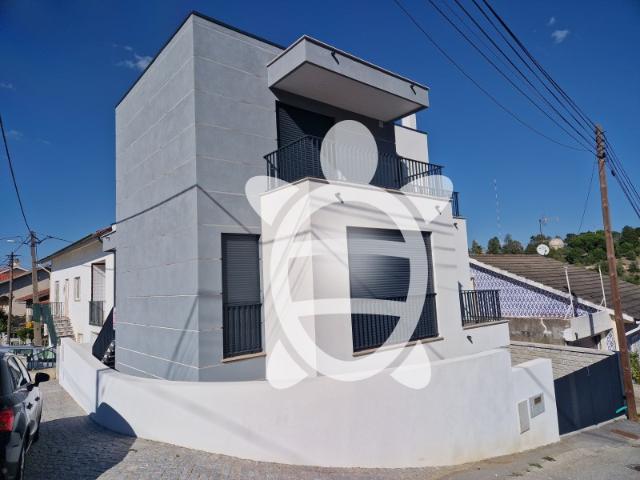Moradia T3+1 em Santa Clara