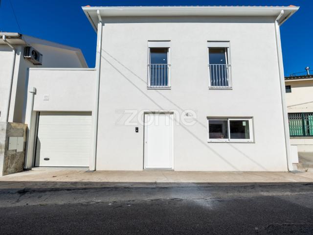 Moradia T3+1 em Serzedelo, Guimarães
