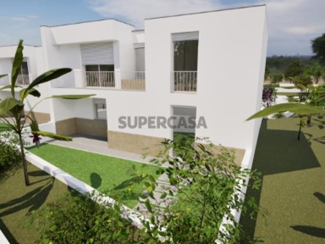 Moradia T3+1 Igreja a Nova