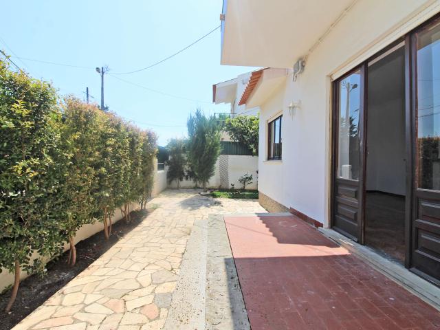 Moradia T3+1 para arrendamento na Areia, Cascais