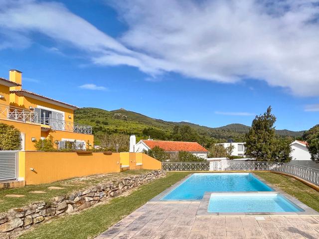 Moradia T3+1 para arrendamento na Malveira da Serra, Cascais, em condomínio com piscina