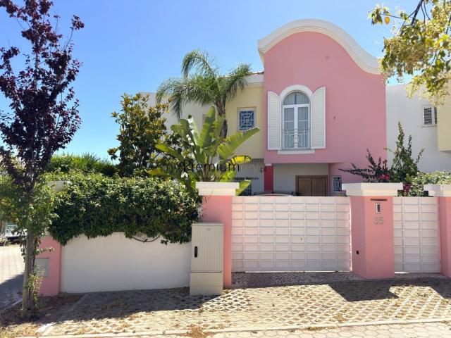 Moradia T3+1 para venda em Albufeira 179m² Albufeira e Olhos de Água