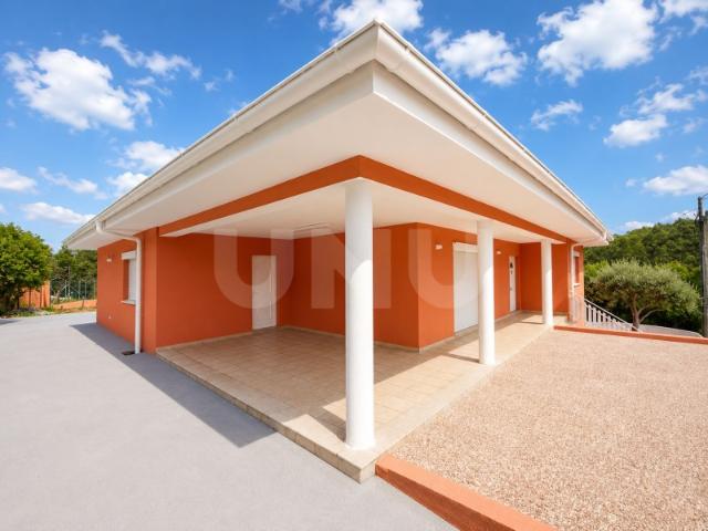 Moradia T3+1 Renovada c/ Garagem 6+ Carros | Terreno 1.080 m2 Canedo