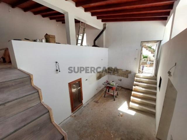 MORADIA T3+1 RENOVADA COM TERRAÇO E LOGRADOURO EM ODELEITE CASTRO MARIM ALGARVE