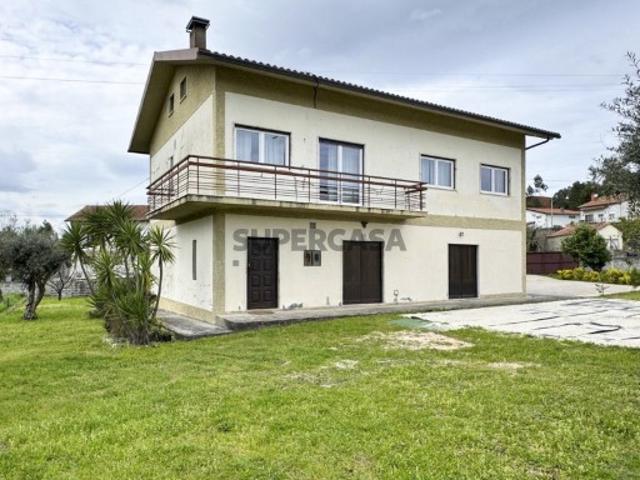 Moradia T3+1 renovada com terreno, garagem Poiares Coimbra