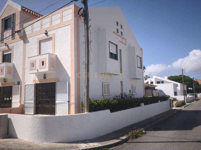 Moradia T3+2 com Terraço, Churrasqueira e Box para 3 Carros – Consolação, Peniche A 5 min da Praia