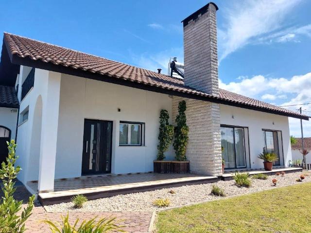 Moradia T3+2 de cave, rés do chão e sótão. Grou Leiria 400m² Guia, Ilha e Mata Mourisca