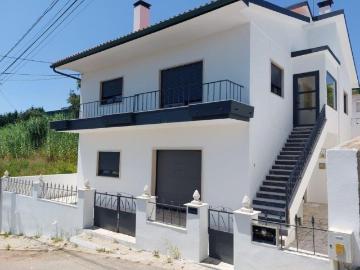 Moradia T3+2 de rés do chão e 1º andar para habitação, anexo. 276m² Leiria, Pousos, Barreira e Cortes