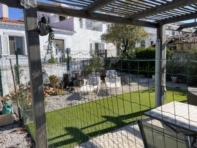 Moradia T3 Magnificamente Renovada com Jacuzzi no Coração de Salir