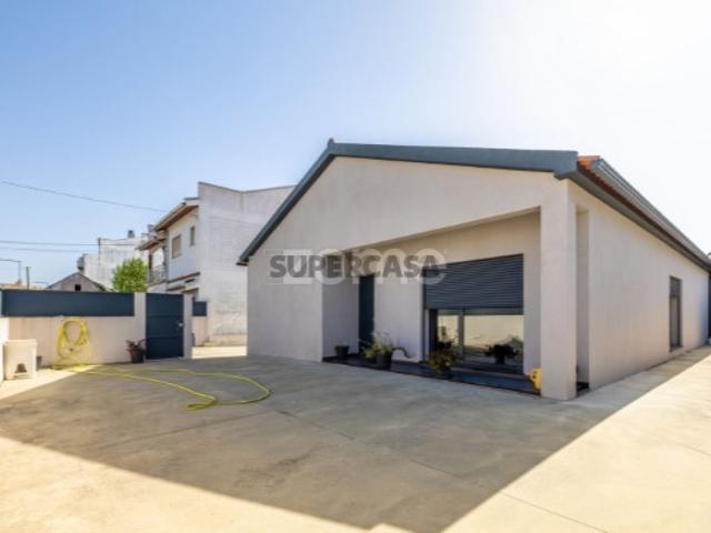 Moradia T3 com piscina Marinha Grande