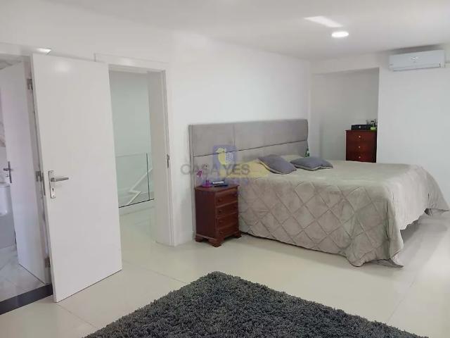 Moradia T3, mobilada e equipada, com espaço exterior no centro do Peral para arrendar!