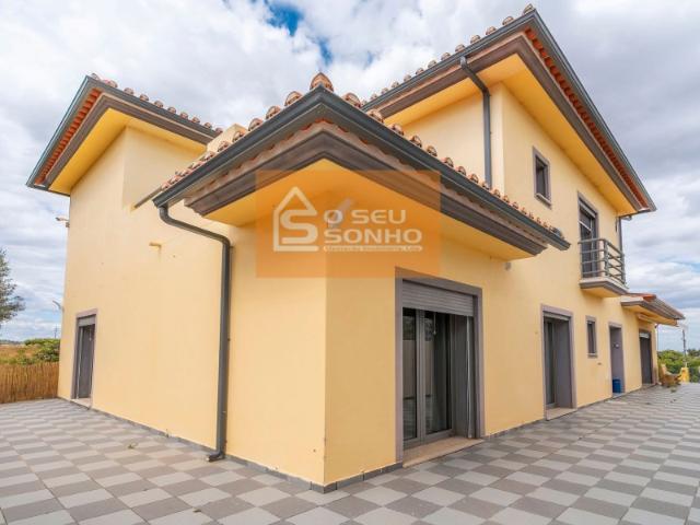 Moradia T3 Mobilada em Altura