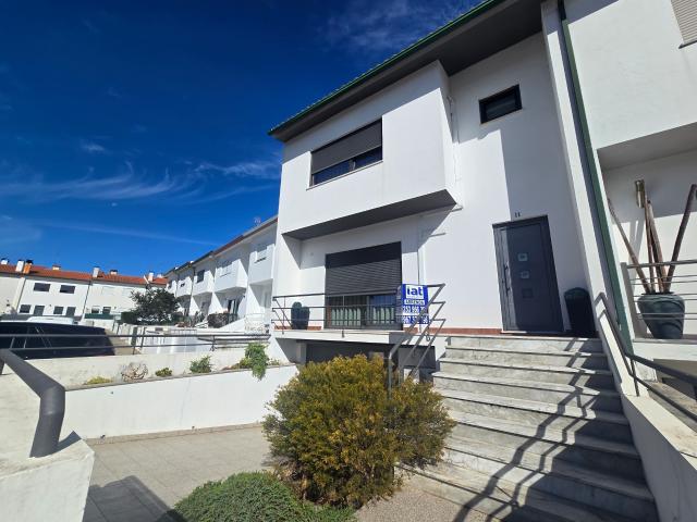 Moradia T3 Mobilada em Palmeira de Faro Esposende