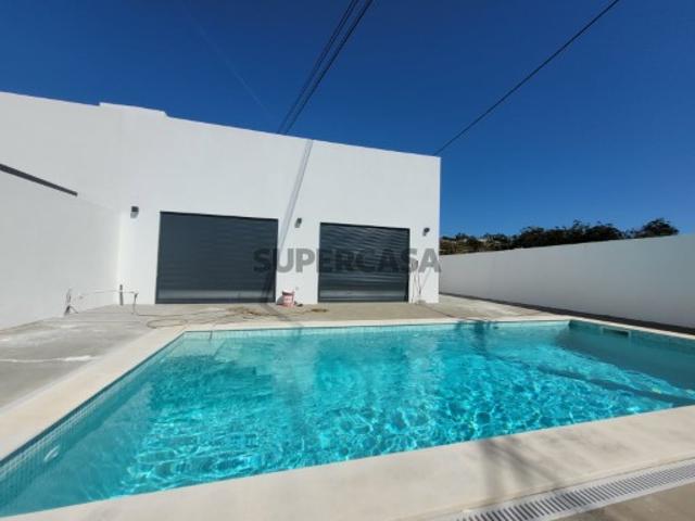 Moradia T3 Moderna com Piscina