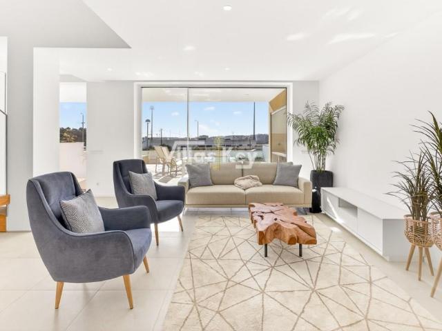 Moradia T3 Moderna com Piscina à Venda em Lagos Algarve 150m² São Gonçalo de Lagos