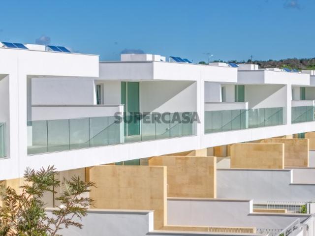 Moradia T3 Moderna com Piscina à Venda em Lagos Algarve