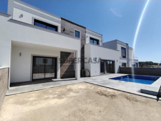Moradia T3 moderna com piscina e estacionamento privado Albufeira