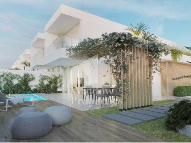 Moradia T3 moderna com piscina privada, garagem e vista para. 170m² Montenegro