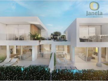 Moradia T3 moderna com piscina privada, garagem e vista para. 170m² Montenegro