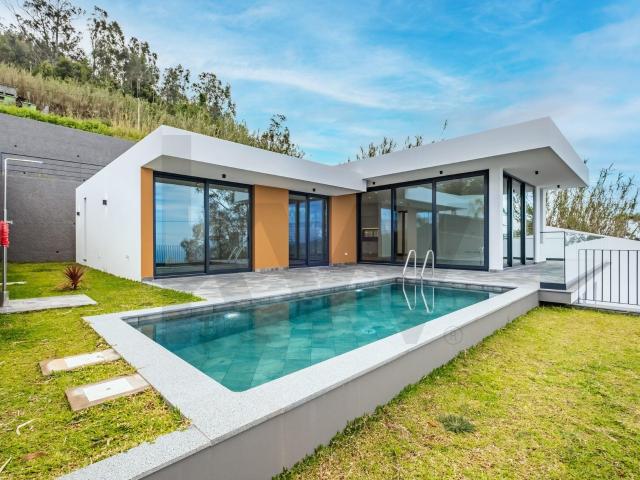 Moradia T3 Moderna com Vista Mar – Arco da Calheta 225m² Arco Da Calheta