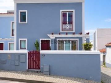 Moradia T3, moderna e espaçosa, com quintal, em Reguengos de Monsaraz
