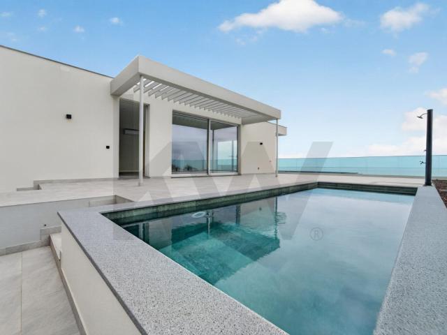 Moradia T3 Moderna no Paul do Mar – A Dois Passos do Mar 193m² Paúl Do Mar