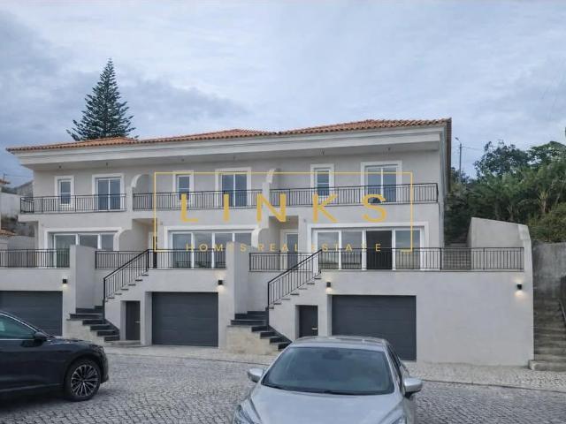 Moradia T3 Moderna Santa Cruz